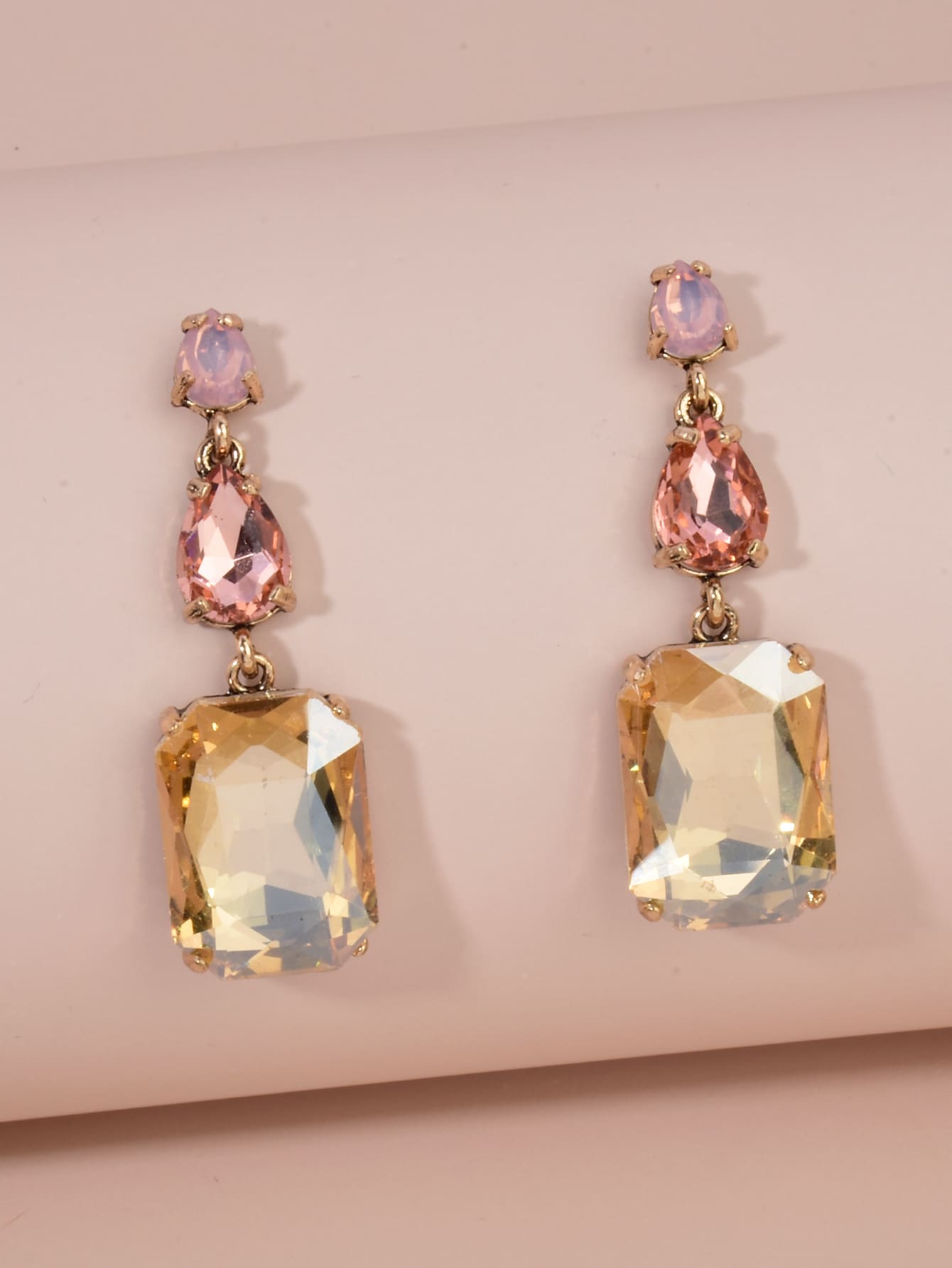 Soigne Earrings (Pink)